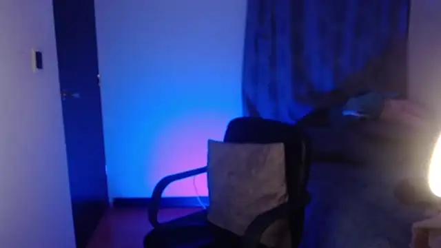 Snapshot of nala-saphir chatting on December 5, 5:16 am nala-saphir online show from December 5, 5:16 am