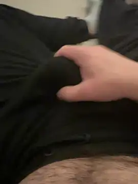 Snapshot of 22TT2295 chatting on February 9, 9:39 pm 22TT2295 online show from February 9, 9:39 pm