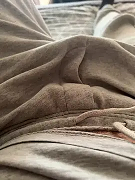 Snapshot of 22TT2295 chatting on March 4, 3:59 pm 22TT2295 online show from March 4, 3:59 pm