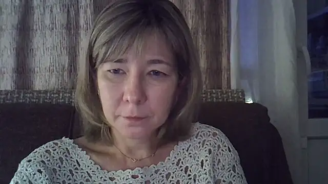 Snapshot of EllaJohnsonX chatting on January 4, 2:04 pm EllaJohnsonX online show from January 4, 2:04 pm