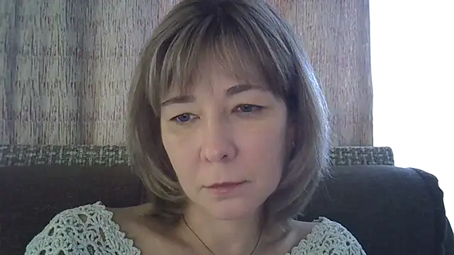 Snapshot of EllaJohnsonX chatting on January 5, 10:32 am EllaJohnsonX online show from January 5, 10:32 am