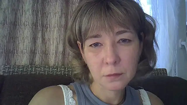 Snapshot of EllaJohnsonX chatting on January 9, 7:42 am EllaJohnsonX online show from January 9, 7:42 am