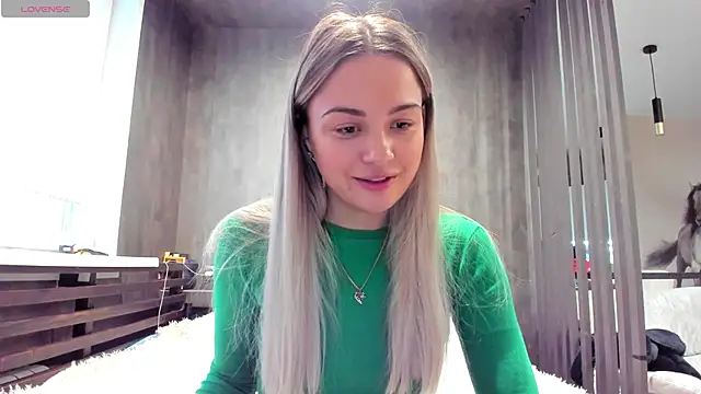 Snapshot of Mia___murrr chatting on December 4, 3:16 am Mia murrr online show from December 4, 3:16 am