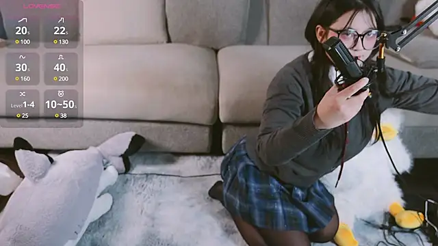 Snapshot of Yu_UwU_ chatting on February 13, 2:42 pm Yu UwU online show from February 13, 2:42 pm