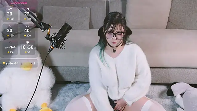 Snapshot of Yu_UwU_ chatting on February 18, 12:49 pm Yu UwU online show from February 18, 12:49 pm