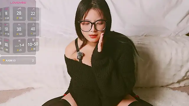 Snapshot of Yu_UwU_ chatting on March 4, 12:44 pm Yu UwU online show from March 4, 12:44 pm