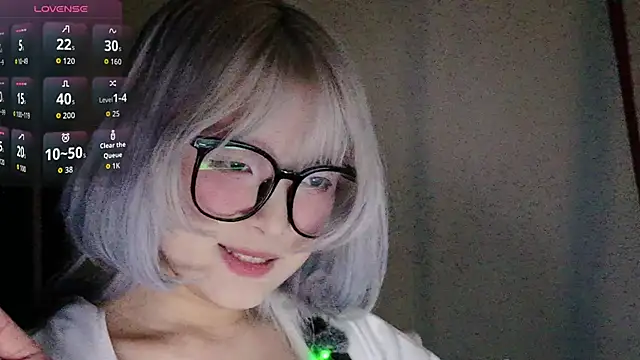 Snapshot of Yu_UwU_ chatting on October 30, 1:23 pm Yu UwU online show from October 30, 1:23 pm