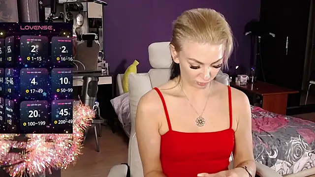 Snapshot of _britney_white_ chatting on February 16, 4:53 pm britney white online show from February 16, 4:53 pm