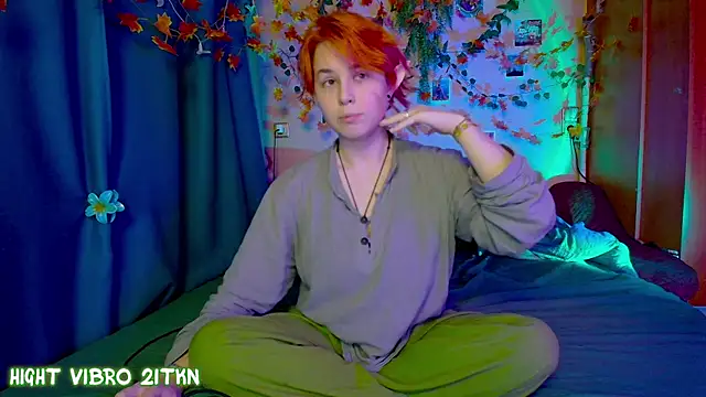 Snapshot of TrickyKitsune chatting on November 27, 1:46 pm TrickyKitsune online show from November 27, 1:46 pm