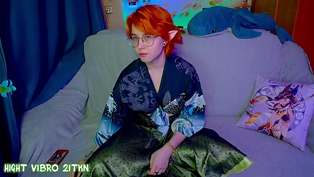 Snapshot of TrickyKitsune chatting on December 1, 2:55 pm TrickyKitsune online show from December 1, 2:55 pm