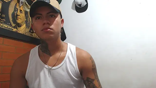 Snapshot of Thiago_x_Sahara chatting on December 29, 10:56 am Thiago x Sahara online show from December 29, 10:56 am