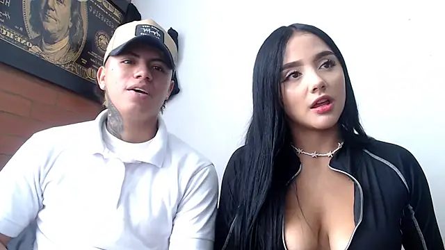 Snapshot of Thiago_x_Sahara chatting on January 5, 2:52 pm Thiago x Sahara online show from January 5, 2:52 pm