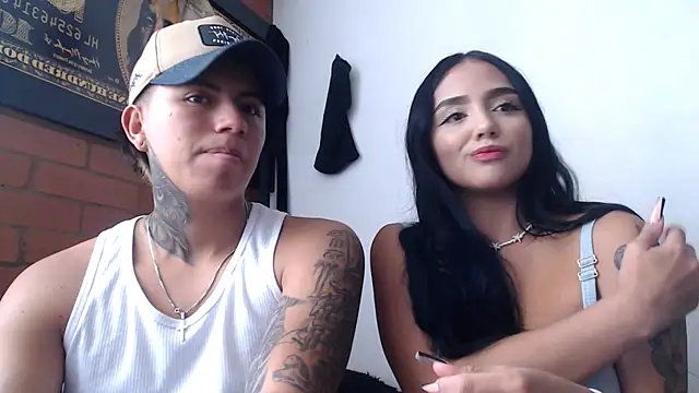 Snapshot of Thiago_x_Sahara chatting on January 23, 4:04 pm Thiago x Sahara online show from January 23, 4:04 pm