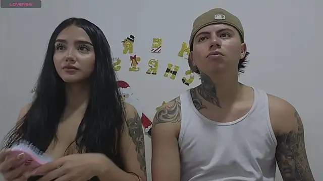 Snapshot of Thiago_x_Sahara chatting on December 20, 11:17 am Thiago x Sahara online show from December 20, 11:17 am