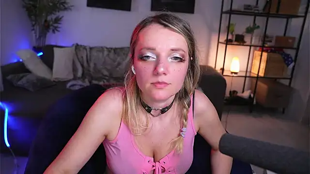 Magnetic Amy online show from March 10, 4:25 pm