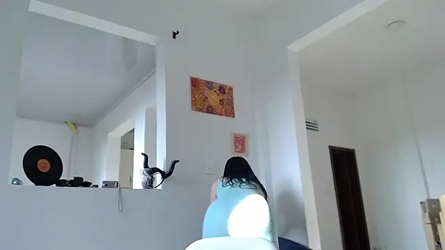 Maam Ine online show from April 8, 9:15 pm