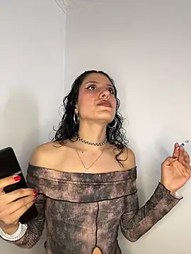 indira k online show from November 12, 3:01 pm