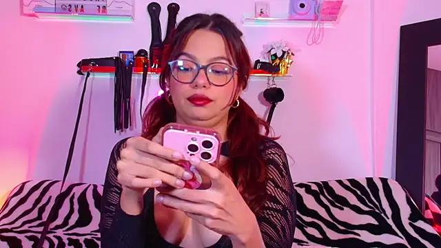 EmiF26 online show from November 7, 2:11 am