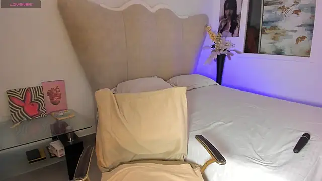 rachaeldeckard   online show from April 25, 3:53 am