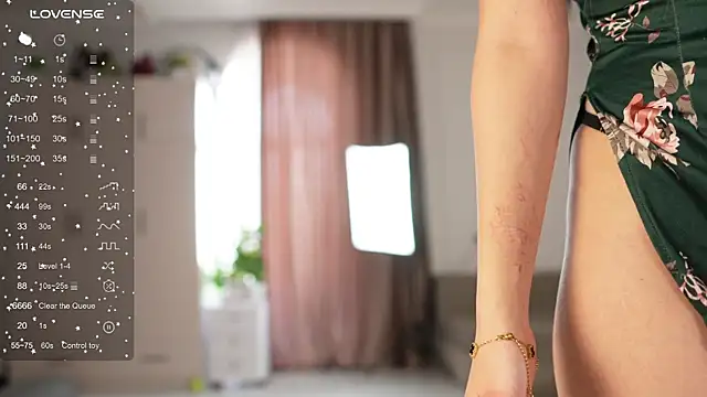 mysticsirenn online show from October 14, 3:18 am