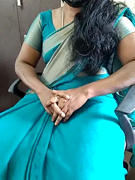 Snapshot of Tamil_roja69 chatting on December 18, 6:08 am Tamil roja69 online show from December 18, 6:08 am