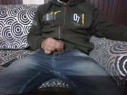 Snapshot of indihotguy chatting on February 4, 1:38 pm indihotguy online show from February 4, 1:38 pm