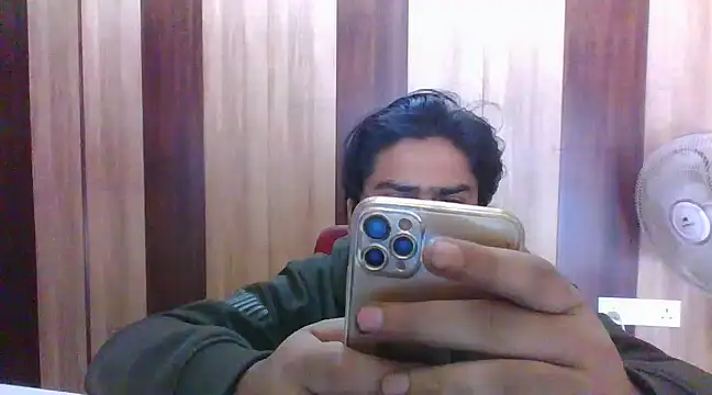 Snapshot of indihotguy chatting on February 6, 7:56 am indihotguy online show from February 6, 7:56 am