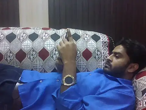 Snapshot of indihotguy chatting on October 31, 12:39 pm indihotguy online show from October 31, 12:39 pm