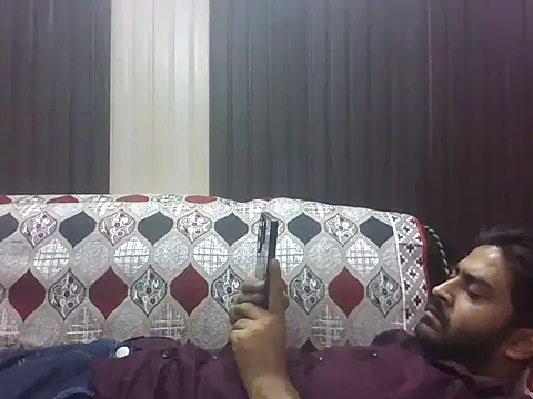 Snapshot of indihotguy chatting on November 3, 11:33 am indihotguy online show from November 3, 11:33 am