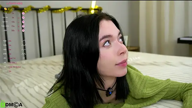 Snapshot of LittleOriana chatting on November 22, 2:10 am LittleOriana online show from November 22, 2:10 am