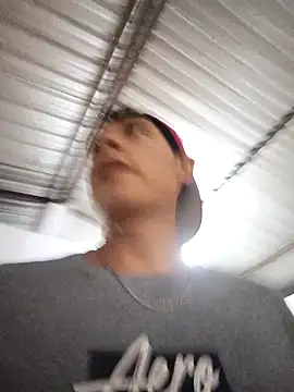 Snapshot of elmazitogrande chatting on December 27, 11:31 pm elmazitogrande online show from December 27, 11:31 pm