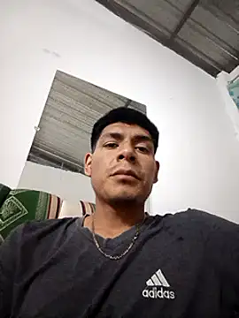 Snapshot of elmazitogrande chatting on February 8, 2:36 am elmazitogrande online show from February 8, 2:36 am