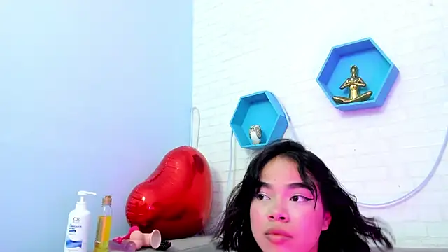 Snapshot of CATTLEYA_BIANCHI145 chatting on February 8, 10:19 pm CATTLEYA BIANCHI145 online show from February 8, 10:19 pm