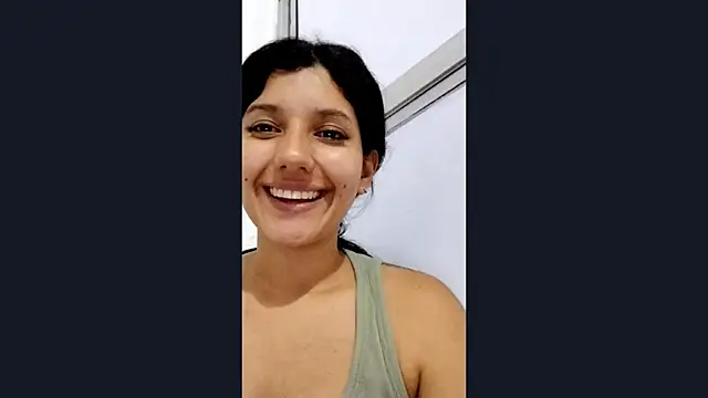 Snapshot of emmariders2 chatting on February 10, 4:19 am emmariders2 online show from February 10, 4:19 am