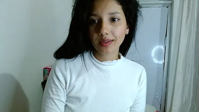 Snapshot of emmariders2 chatting on February 13, 8:17 am emmariders2 online show from February 13, 8:17 am