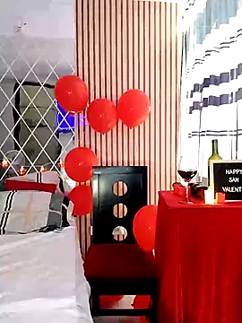 Snapshot of emmariders2 chatting on February 14, 6:51 pm emmariders2 online show from February 14, 6:51 pm