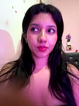 Snapshot of emmariders2 chatting on October 8, 4:43 am emmariders2 online show from October 8, 4:43 am