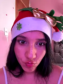 Snapshot of emmariders2 chatting on December 16, 3:28 pm emmariders2 online show from December 16, 3:28 pm