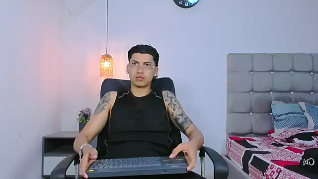 Br4ndxpimm online show from March 18, 1:25 pm