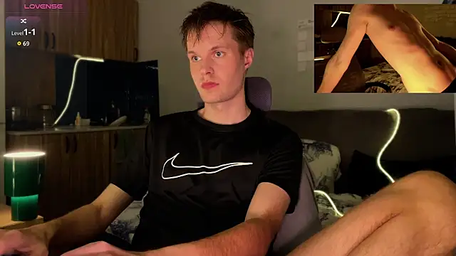 Leonnextdoor online show from April 12, 8:25 pm