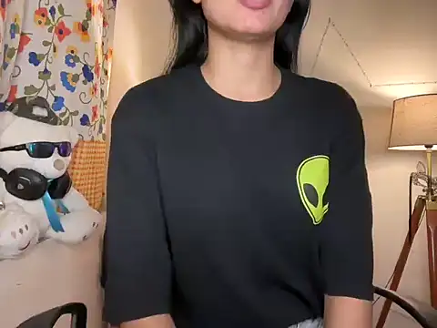 Snapshot of roseofvenom chatting on March 15, 5:59 pm roseofvenom online show from March 15, 5:59 pm