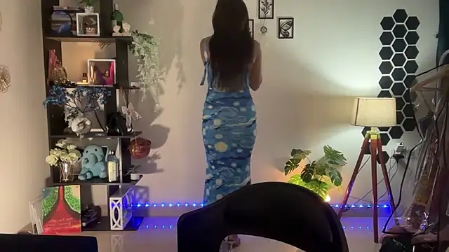 Snapshot of roseofvenom chatting on November 19, 5:13 pm roseofvenom online show from November 19, 5:13 pm