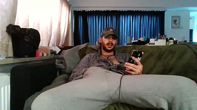 Snapshot of Levi_Latino chatting on October 11, 11:09 am Levi Latino online show from October 11, 11:09 am