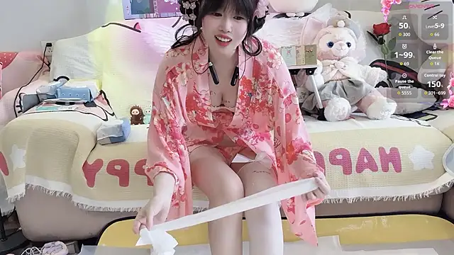 Snapshot of Alien1227 chatting on October 19, 6:25 am Alien1227 online show from October 19, 6:25 am