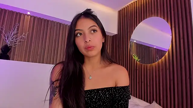 Snapshot of Camila_dupont chatting on February 19, 11:57 pm Camila dupont online show from February 19, 11:57 pm