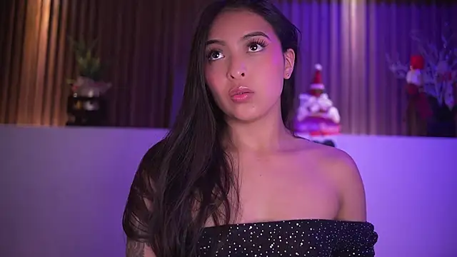 Snapshot of Camila_dupont chatting on December 21, 8:05 pm Camila dupont online show from December 21, 8:05 pm