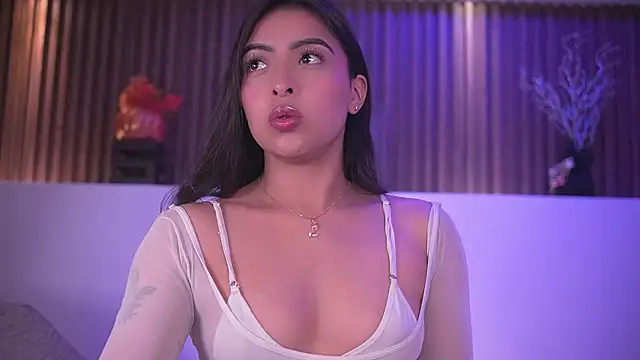 Snapshot of Camila_dupont chatting on February 6, 3:44 am Camila dupont online show from February 6, 3:44 am