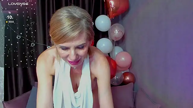 Snapshot of Lina_Bennet chatting on February 14, 7:49 am Lina Bennet online show from February 14, 7:49 am