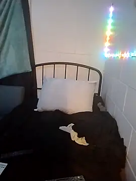 k1oudE online show from March 31, 3:12 pm