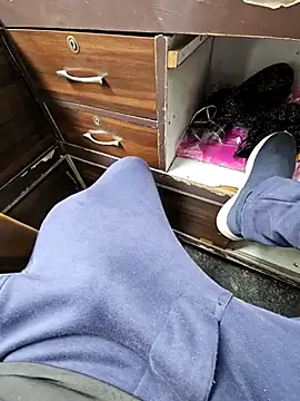 pyasevickybabu563 online show from December 19, 5:14 am